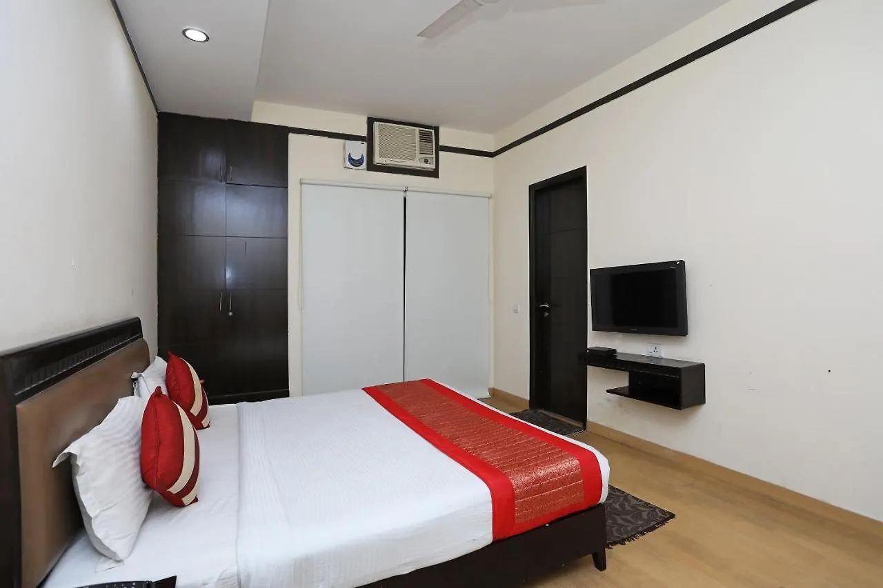 Oyo 6558 Sd Royal Inn 구르가온 호텔